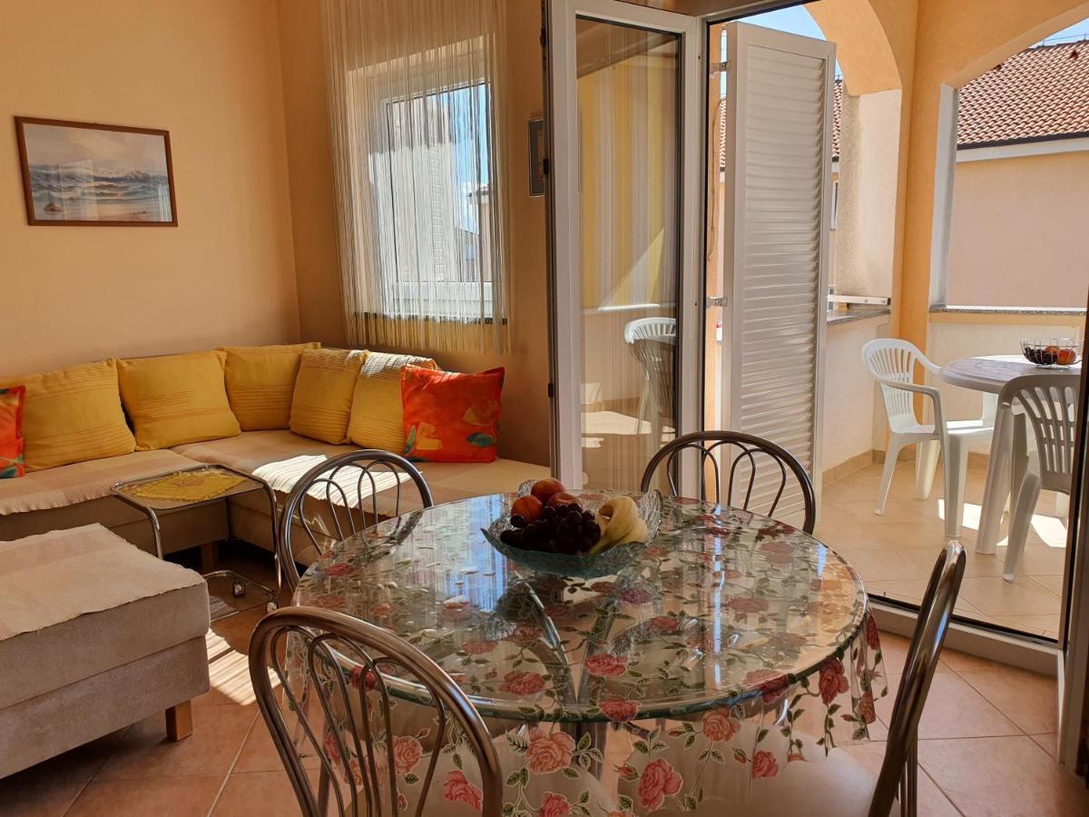 Apartments Coral Novalja Exterior photo