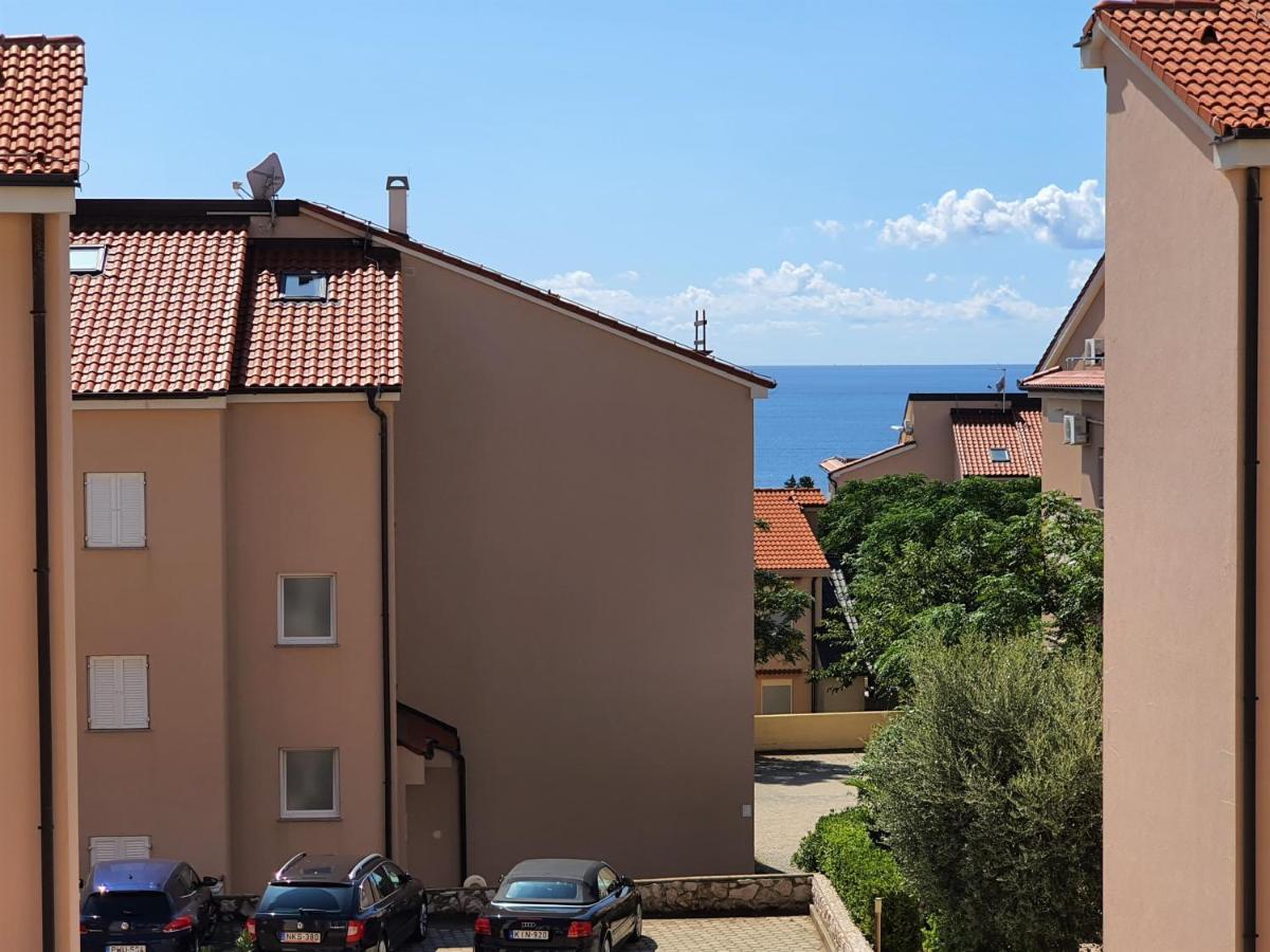 Apartments Coral Novalja Exterior photo